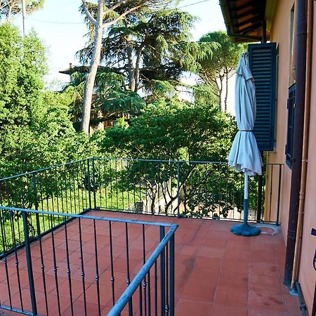 Chic Apt In Villa - Dolcevita Holiday 佛罗伦萨 外观 照片