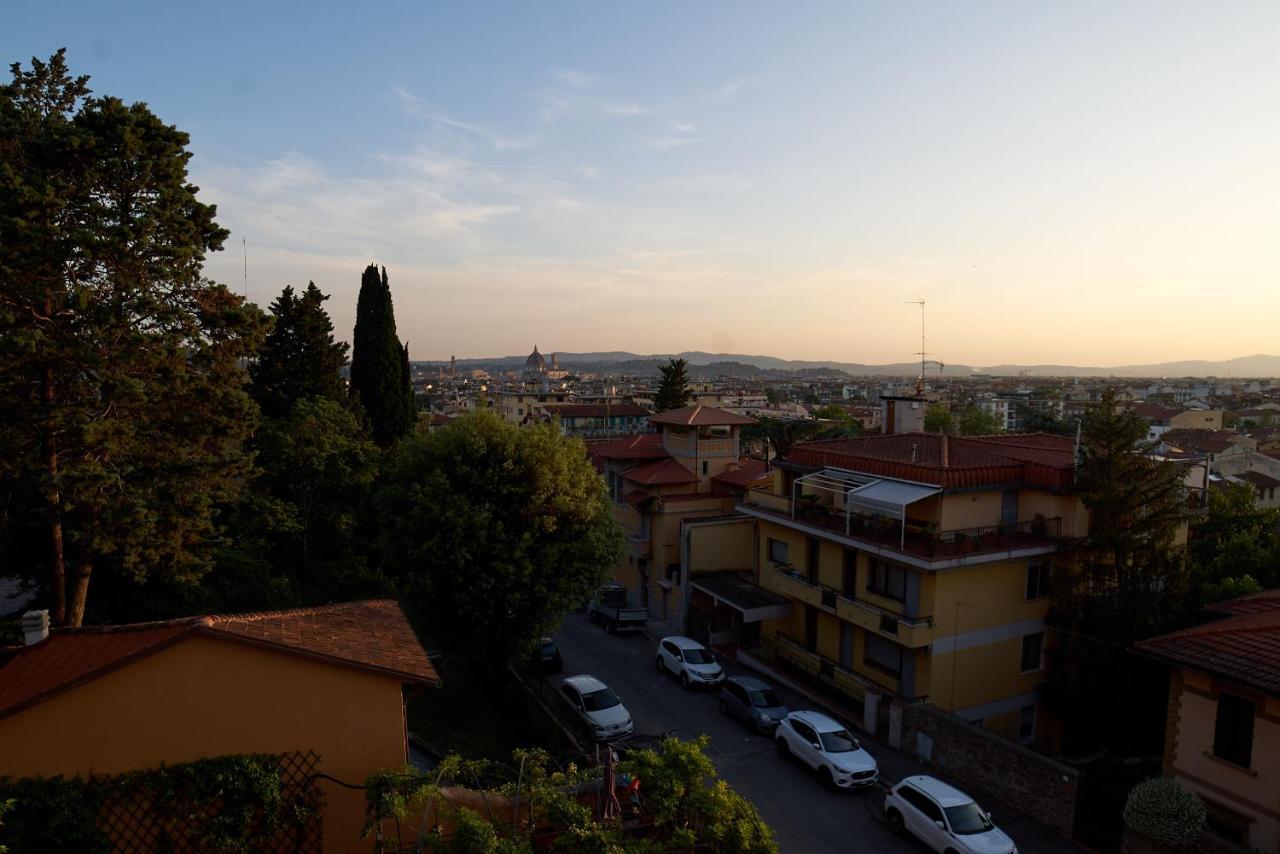 Chic Apt In Villa - Dolcevita Holiday 佛罗伦萨 外观 照片
