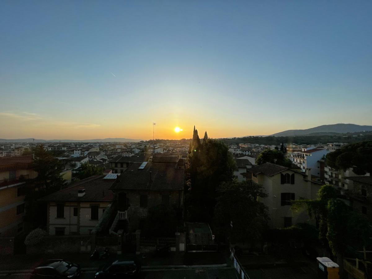 Chic Apt In Villa - Dolcevita Holiday 佛罗伦萨 外观 照片