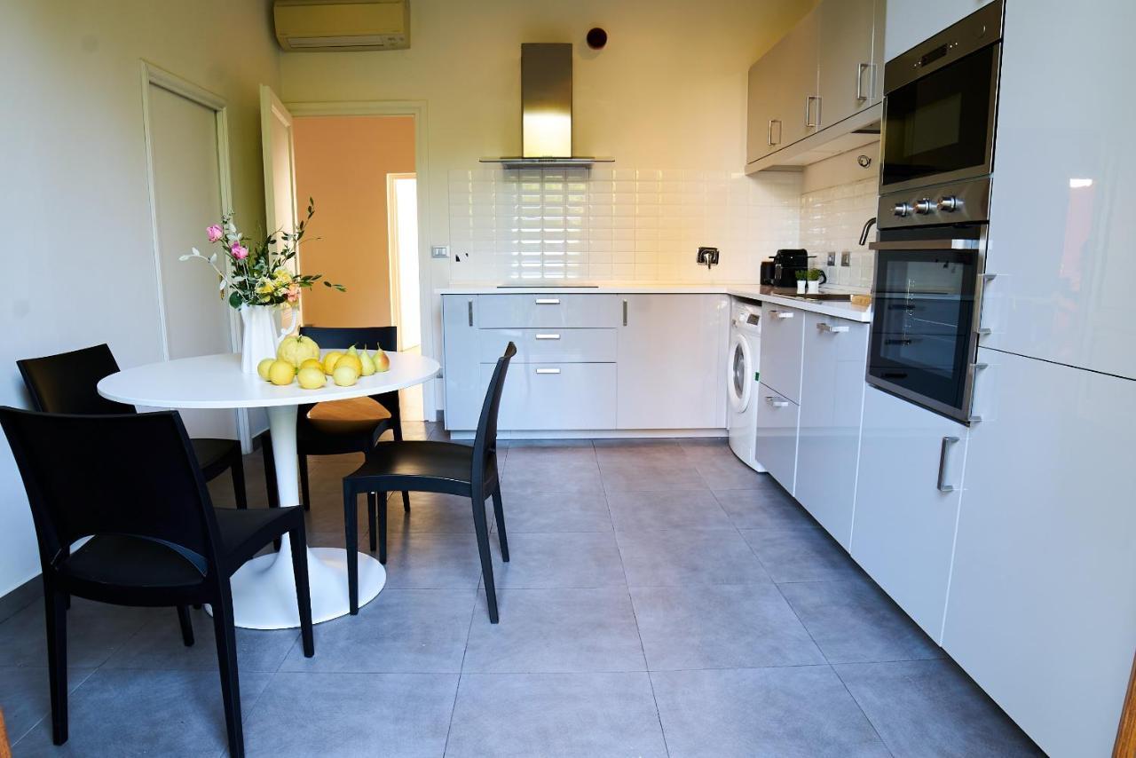Chic Apt In Villa - Dolcevita Holiday 佛罗伦萨 外观 照片